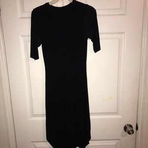 🖤black fitted mid sleeve dress🖤